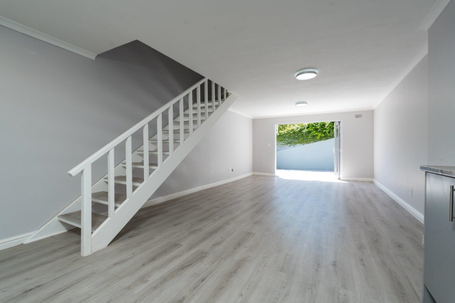 2 Bedroom Property for Sale in Sea Point Western Cape